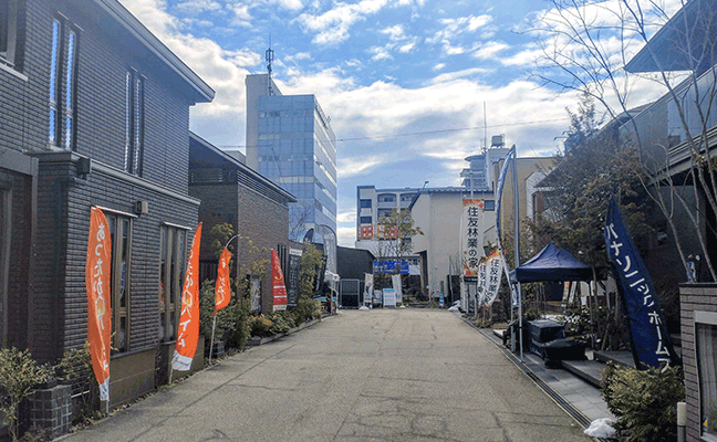 県庁前展示場